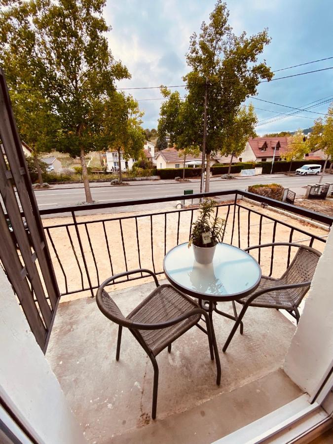 Toul Appartement Entier Avec Parking Prive Au Calme Cosy A Etage Avec Balcon Exterior foto