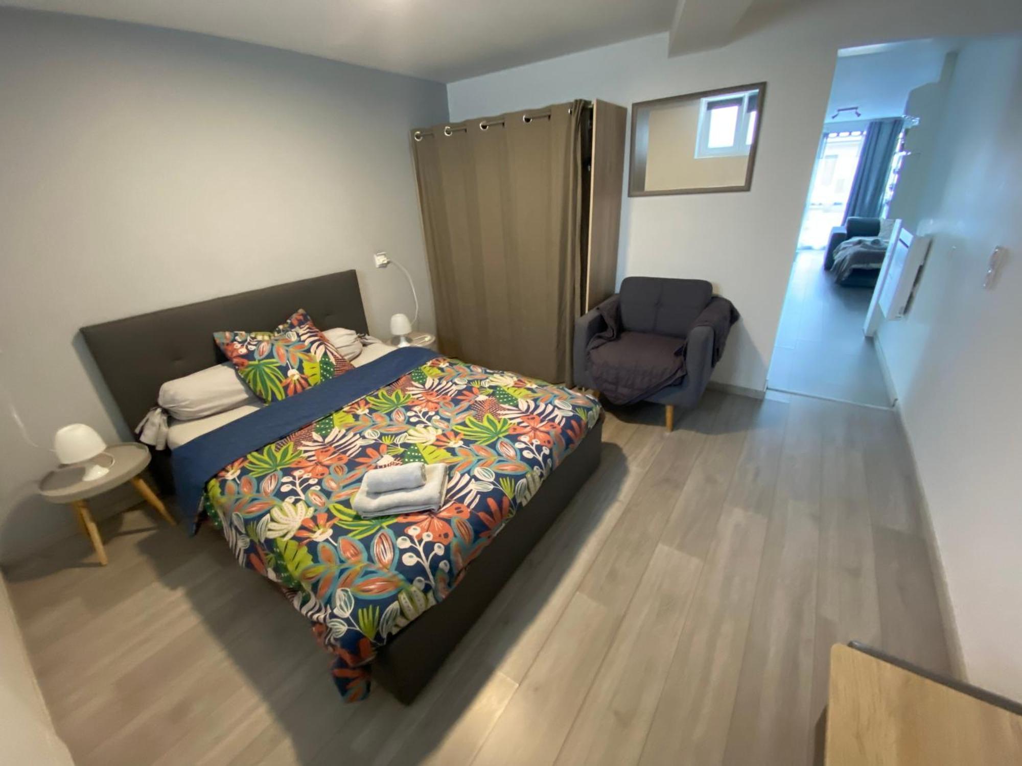 Toul Appartement Entier Avec Parking Prive Au Calme Cosy A Etage Avec Balcon Exterior foto