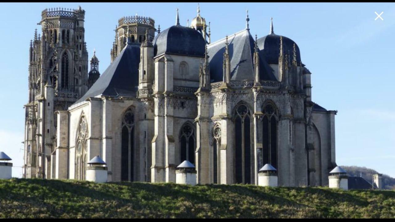 Toul Appartement Entier Avec Parking Prive Au Calme Cosy A Etage Avec Balcon Exterior foto